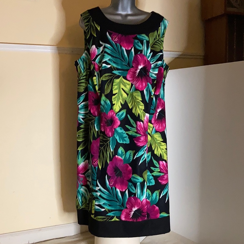Kim by Kim Rogers floral dress. Size 18W
